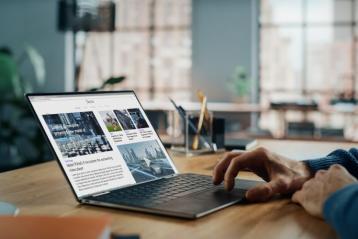laptop with news